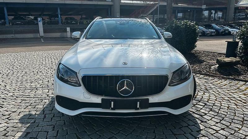 Gebraucht Mercedes E400 333 PS (244 kW) 2018 Weiß Kombi
