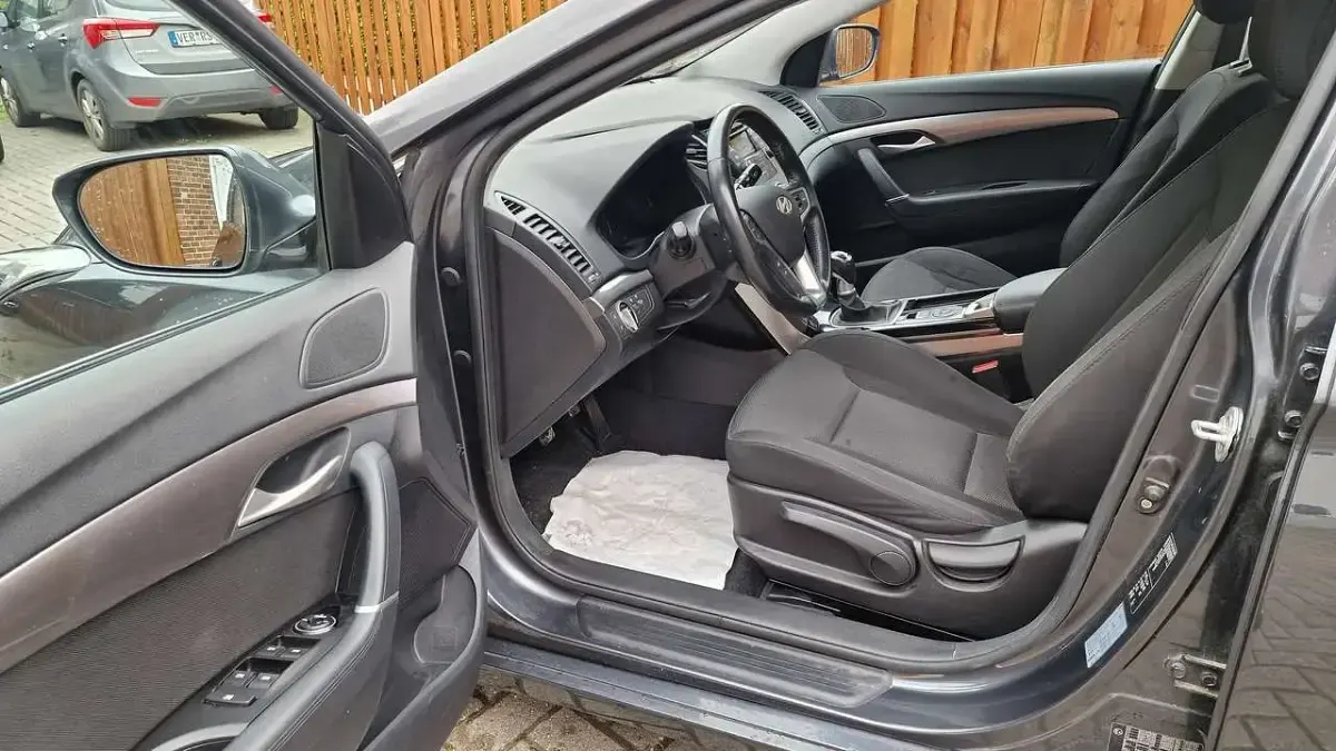 Gebraucht Hyundai i40 Edition 135 PS (99 kW) 2013 Stone gray Kombi
