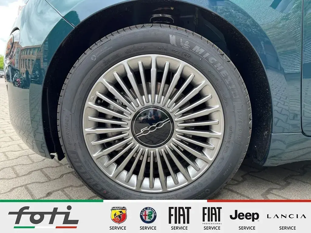 Neu Fiat 500 Icon 65 PS (47 kW) 2026 Grün Limousine