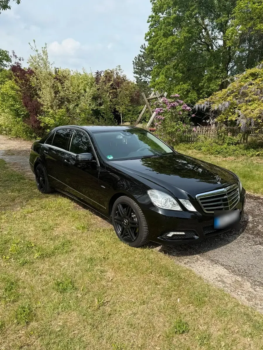 Gebraucht Mercedes E350 Avantgarde 231 PS (169 kW) 2010 Schwarz Limousine