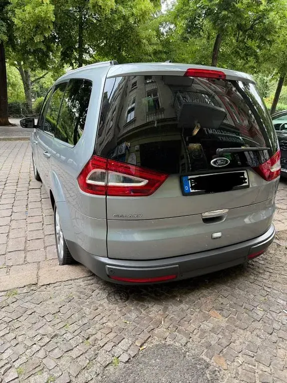 Gebraucht Ford Galaxy Titanium 163 PS (119 kW) 2012 Silber Van / Kleinbus