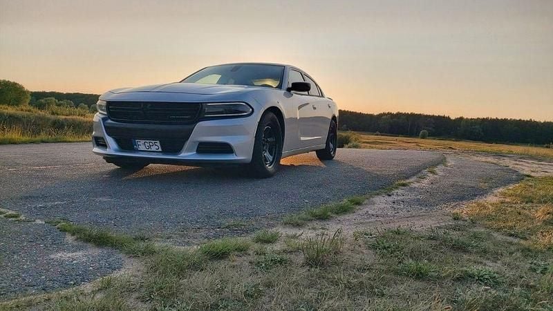 Silber Gebraucht 2015 Dodge Charger Limousine | 22.999 € (Teuer) - Bild 1/4