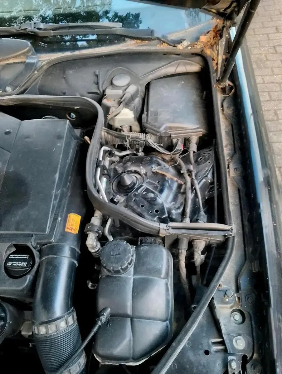 Brugt Mercedes E320 Avantgarde 224 HK (164 kW) 2003 Sort Sedan