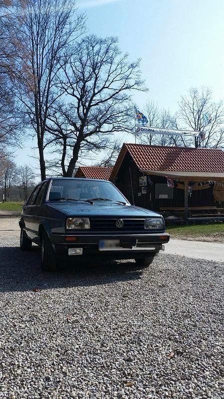 Second-hand VW Jetta 75 CP (55 kW) 1984 Berlinǎ