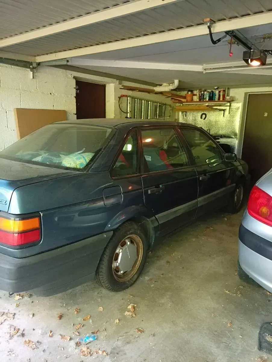 Gebraucht VW Passat 122 PS (89 kW) 1989 Blau Limousine
