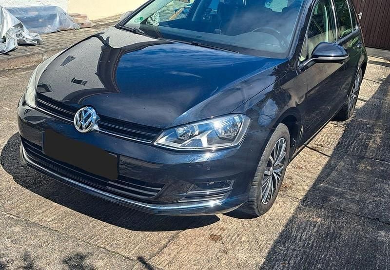 Schwarz Gebraucht 2016 VW Golf VII Allstar Limousine | 10.600 € (Superpreis) - Bild 1/4