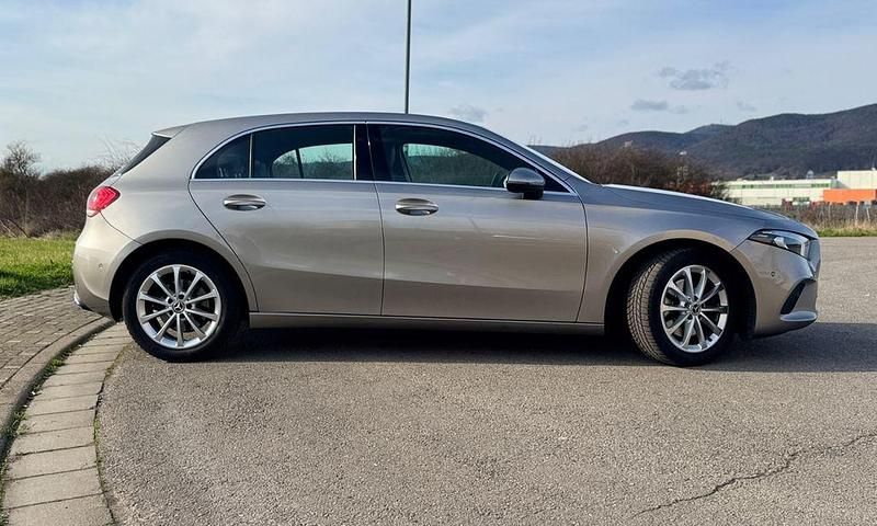 Gebraucht Mercedes A220 Progressive 190 PS (139 kW) 2019 Silber Limousine