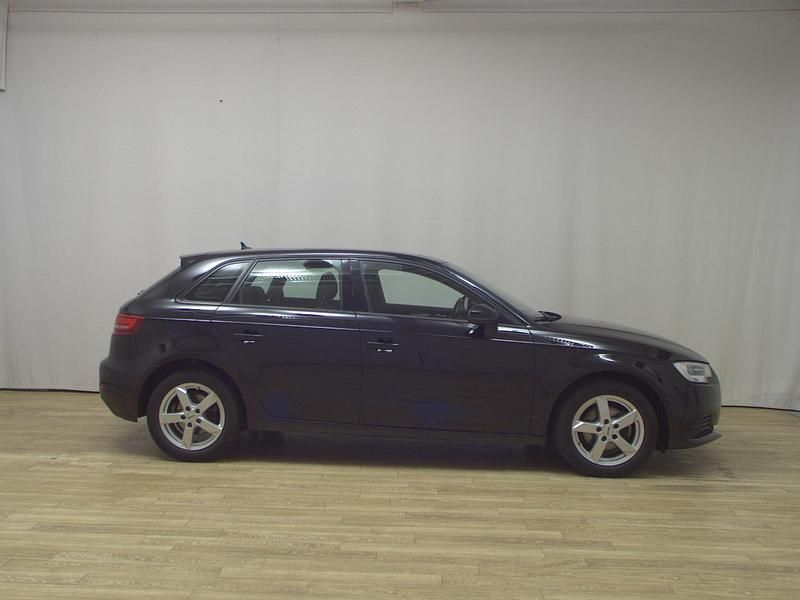 Schwarz Gebraucht 2019 Audi A3 Advanced Limousine | 17.980 € (Guter Preis) - Bild 1/4