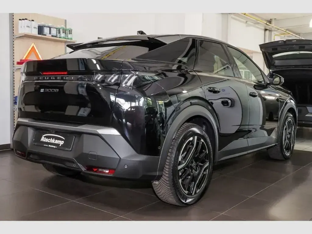Neu Peugeot e-3008 Allure 156 kW (213 PS) 2026 Schwarz SUV