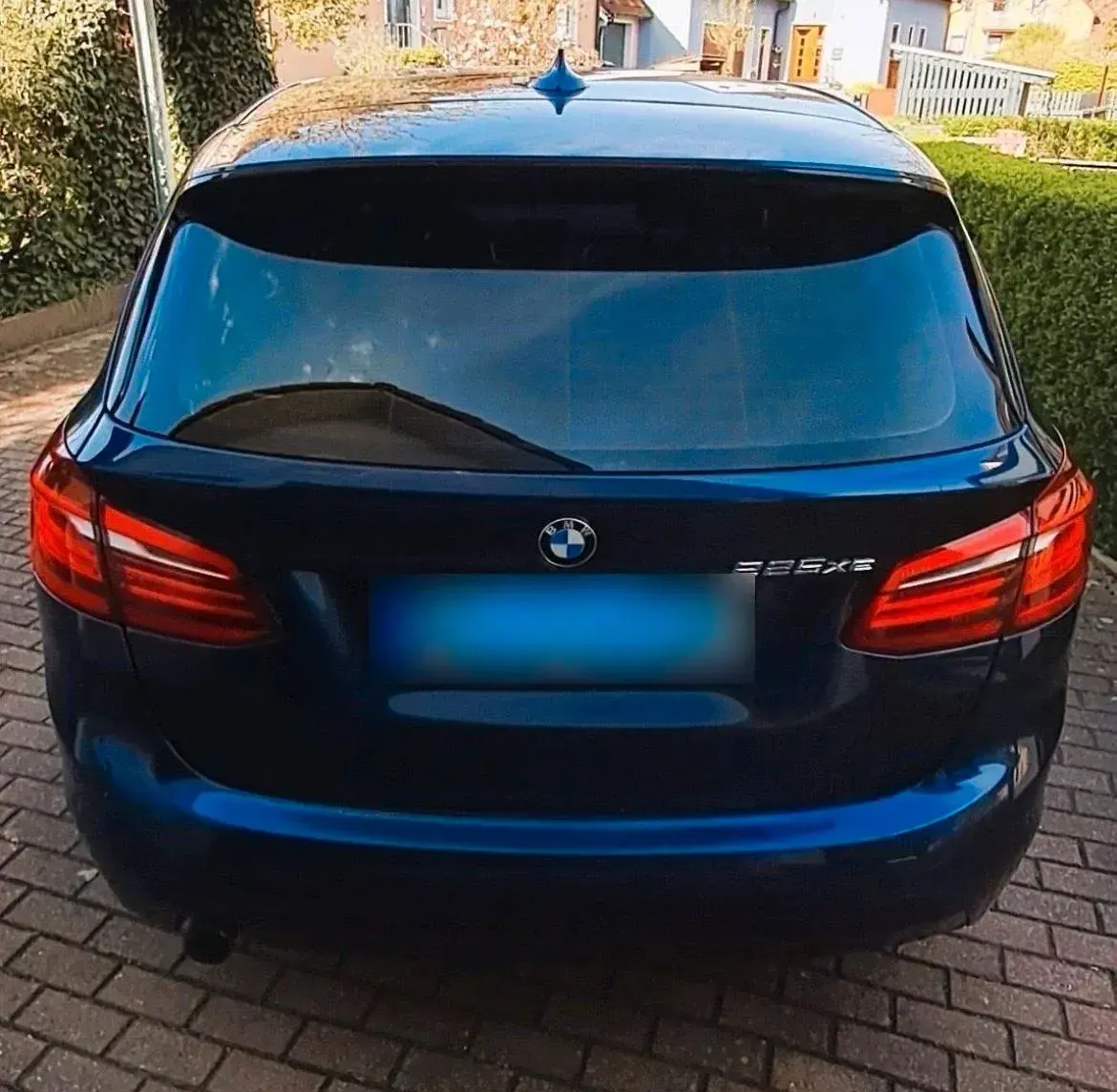 Gebraucht BMW 225 Active Tourer Sport Line 224 PS (164 kW) 2016 Blau Van / Kleinbus