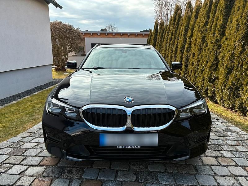 Gebraucht BMW 320 Advantage 190 PS (139 kW) 2020 Schwarz Kombi