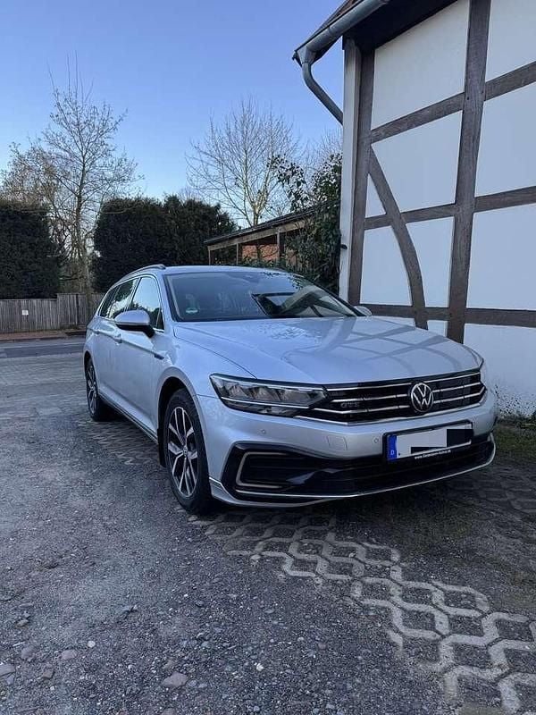 Grau Gebraucht 2021 VW Passat GTE Kombi | 24.000 € (Guter Preis) - Bild 1/4