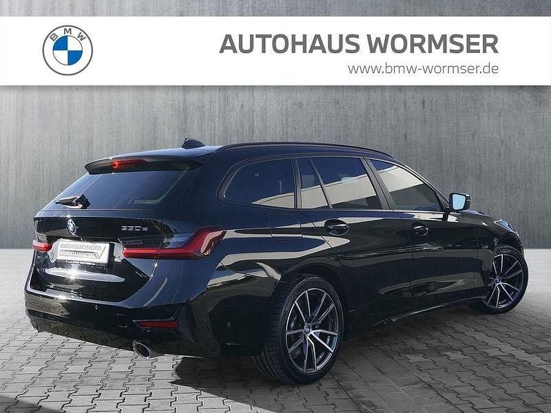 Gebraucht BMW 330e Advantage 292 PS (214 kW) 2022 Schwarz Kombi