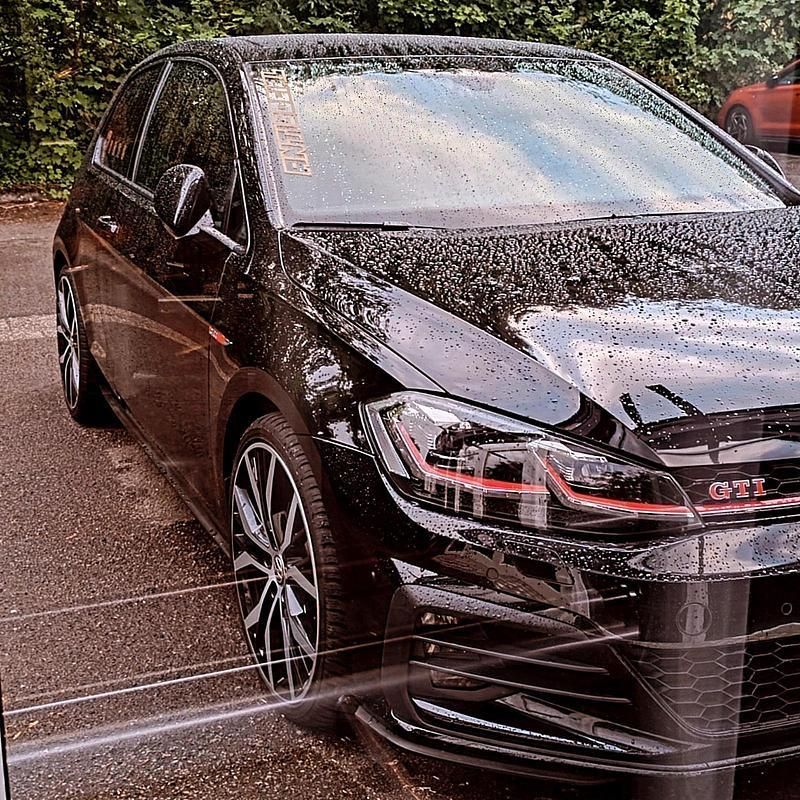 Schwarz Gebraucht 2019 VW Golf VII GTI Coupé | 19.900 € (Superpreis) - Bild 1/4