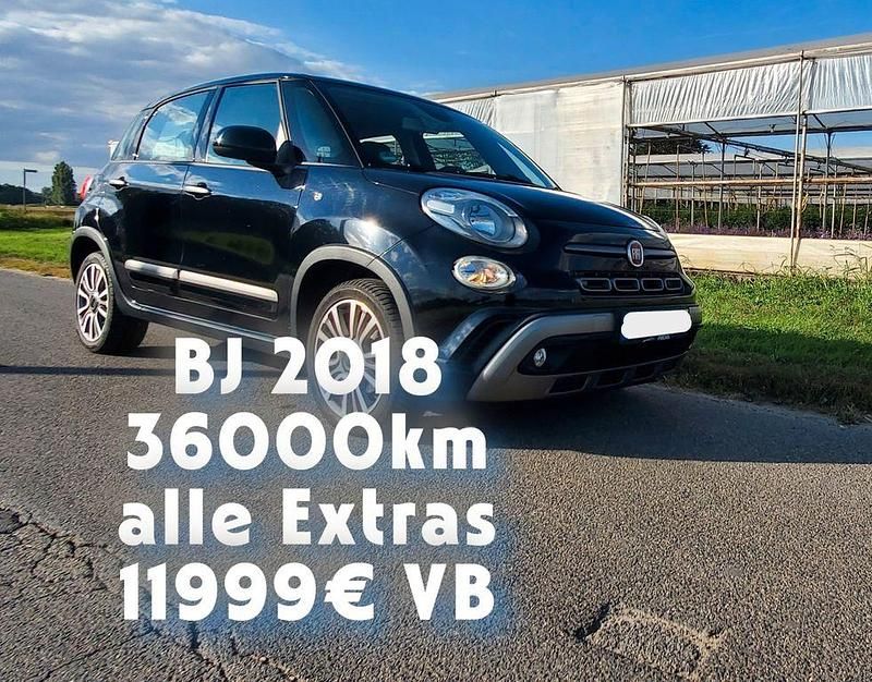 Schwarz Gebraucht 2018 Fiat 500L Cross Van / Kleinbus | 11.999 € (Fairer Preis) - Bild 1/4