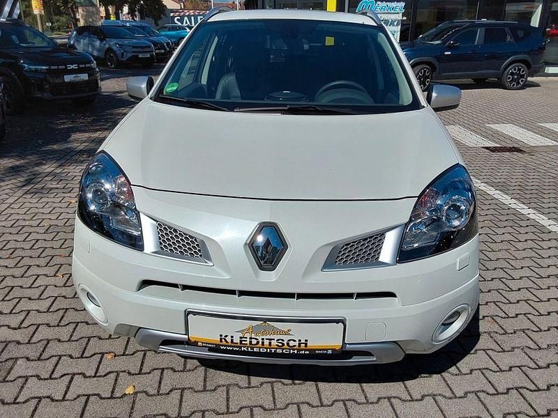 Weiß Gebraucht 2011 Renault Koleos Bose Edition SUV | 9.200 € (Teuer) - Bild 1/4