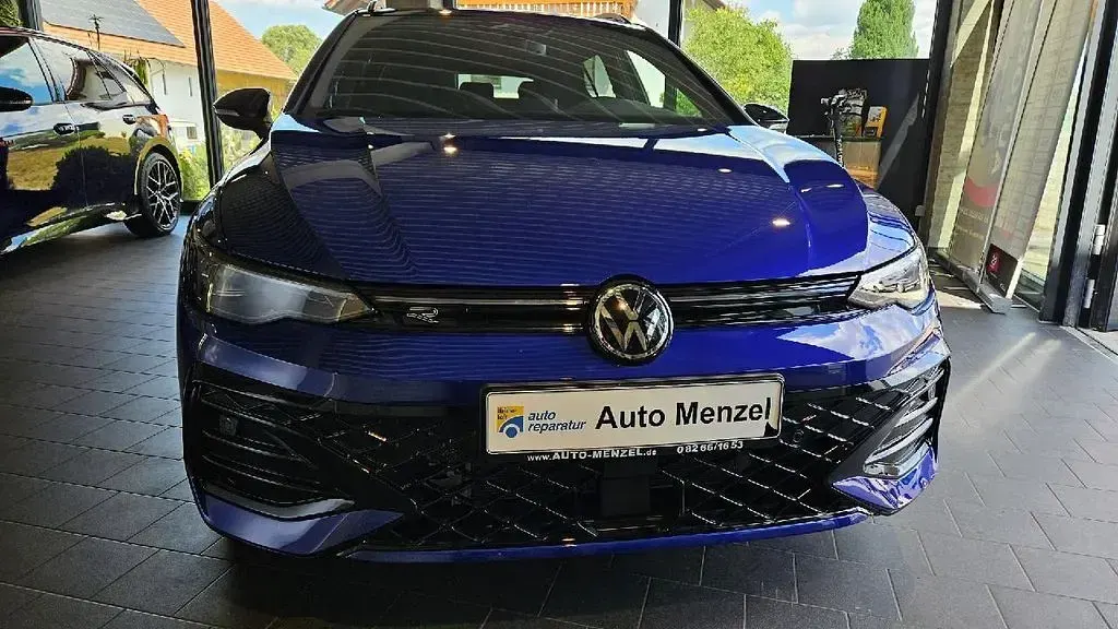 Neu VW Golf VIII R-line 150 PS (110 kW) 2026 Lapiz blue metallic Kombi