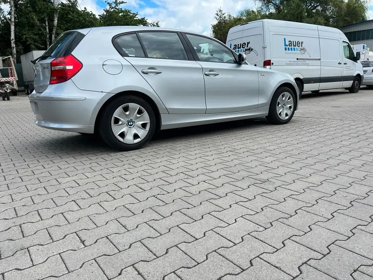 Gebraucht BMW 116 122 PS (89 kW) 2008 Silber Kleinwagen