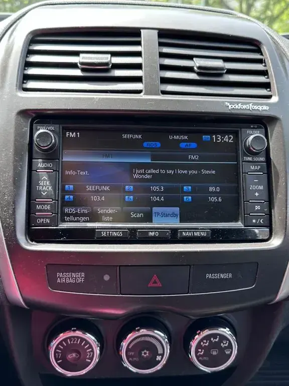 Gebraucht Mitsubishi ASX Edition 117 PS (86 kW) 2013 Weiß SUV