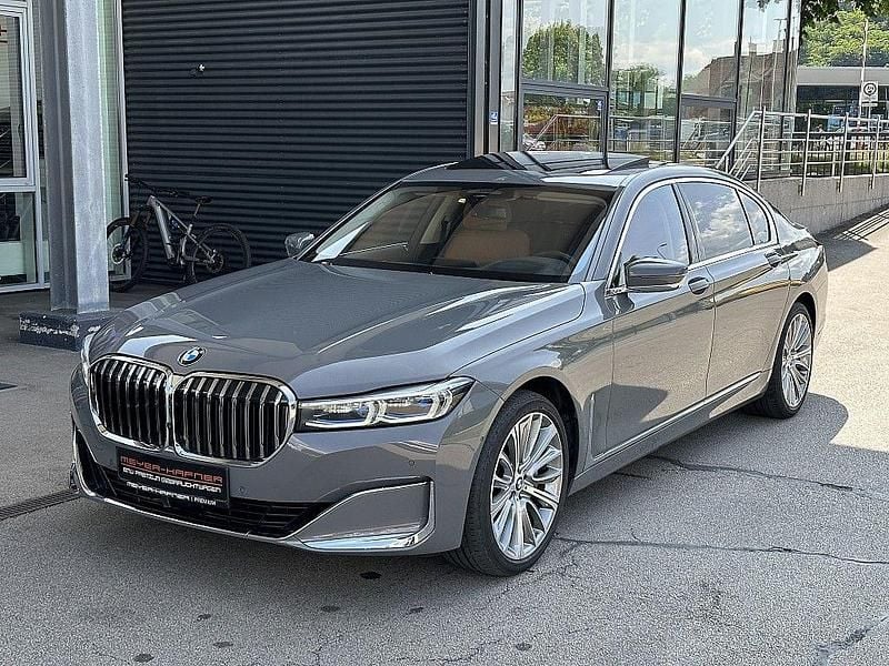 Grau Gebraucht 2020 BMW 740L Limousine | 49.990 € (Guter Preis) - Bild 1/4