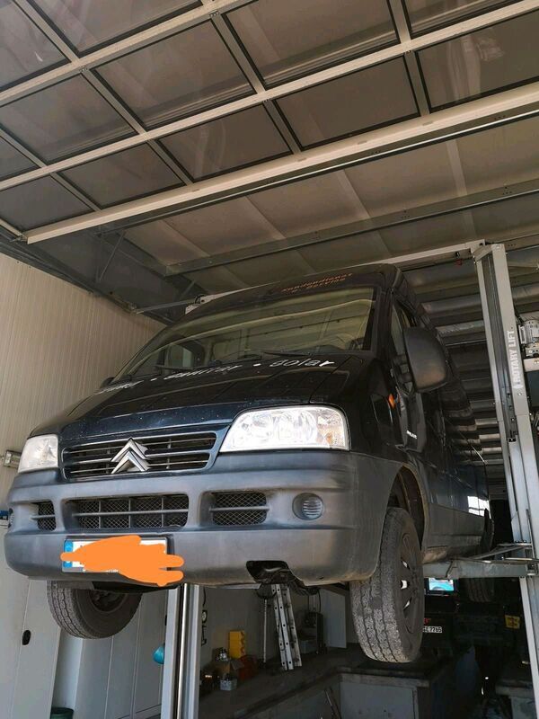 Braun Gebraucht 2004 Citroën Jumper Van / Kleinbus | 1.800 € - Bild 1/4