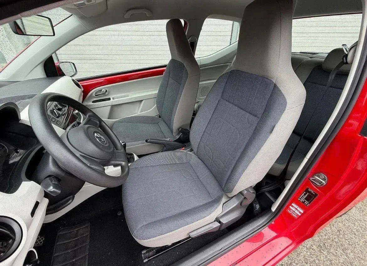 Gebraucht VW up! high up! 75 PS (55 kW) 2011 Rot Kleinwagen