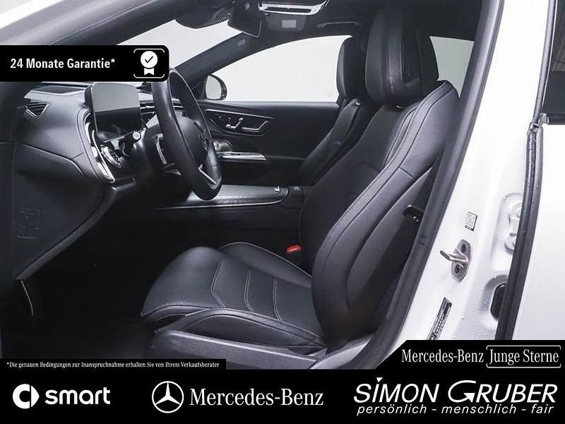 Second-hand Mercedes E300 AMG 313 CP (230 kW) 2025 Alb Berlinǎ