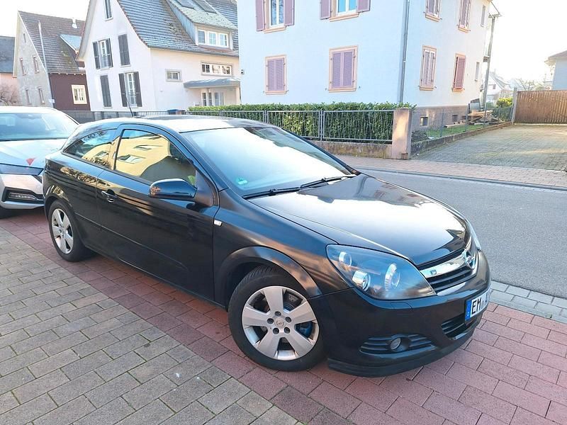Schwarz Gebraucht 2006 Opel Astra GTC Coupé | 1.700 € (Fairer Preis) - Bild 1/4