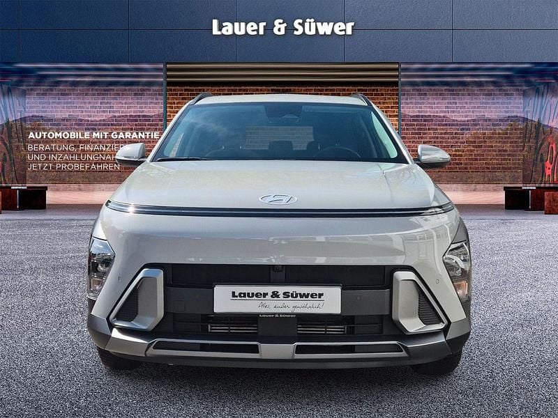 Gebraucht Hyundai Kona Trend 120 PS (88 kW) 2024 Silber SUV