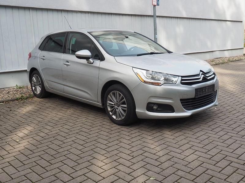 Grau Gebraucht 2012 Citroën C4 Tendance Limousine | 6.990 € (Fairer Preis) - Bild 1/4