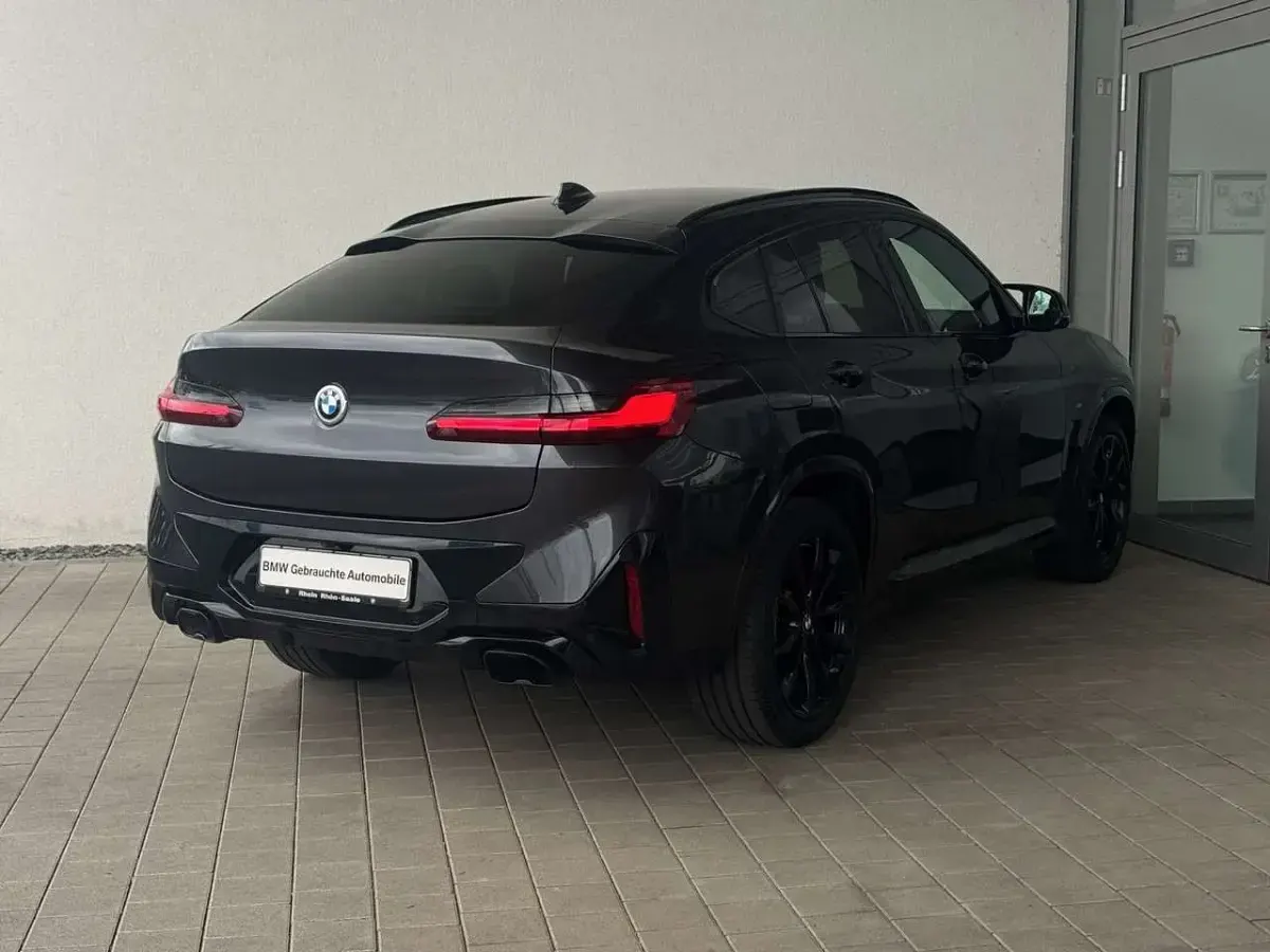 Gebraucht BMW X4 M M Sport 387 PS (284 kW) 2023 Sophistograu brillanteffekt SUV