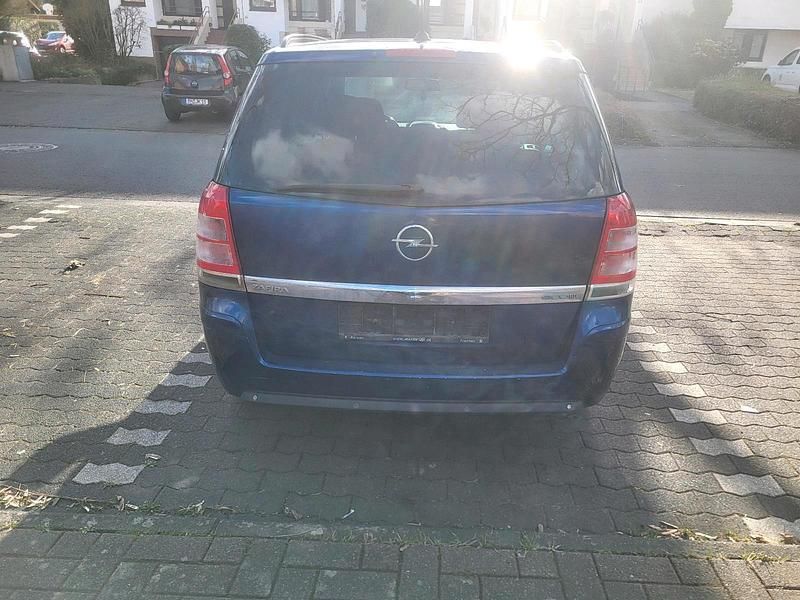 Gebraucht Opel Zafira 150 PS (110 kW) 2010 Blau Van / Kleinbus
