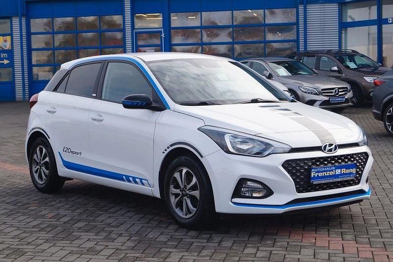 Weiß Gebraucht 2020 Hyundai i20 Advantage Kleinwagen | 10.999 € (Fairer Preis) - Bild 1/4