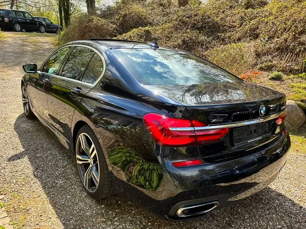Gebraucht BMW 740 Performance 320 PS (235 kW) 2018 Schwarz Limousine