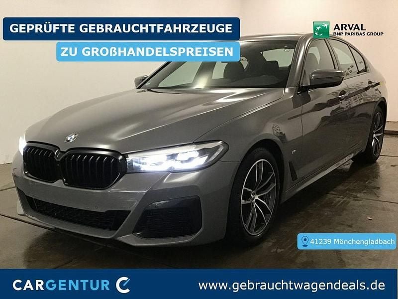 Grau Gebraucht 2021 BMW 520 M Sport Limousine | 33.990 € (Fairer Preis) - Bild 1/2