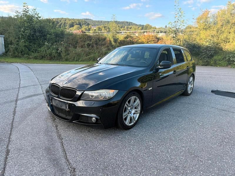 Schwarz Gebraucht 2008 BMW 330 M Sport Kombi | 5.990 € (Superpreis) - Bild 1/4