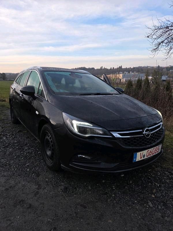 Schwarz Gebraucht 2019 Opel Astra Kombi | 7.500 € - Bild 1/4