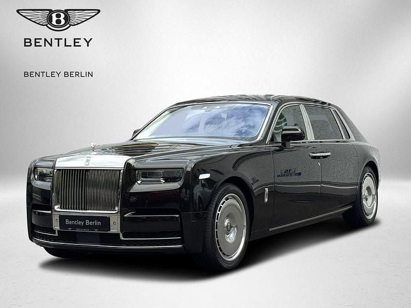 Gebraucht Rolls Royce Phantom 571 PS (419 kW) 2022 Olivin metallic  bespoke Limousine