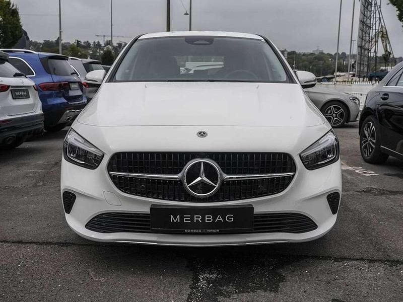 Gebraucht Mercedes B200 Progressive 150 PS (110 kW) 2024 Weiß Van / Kleinbus