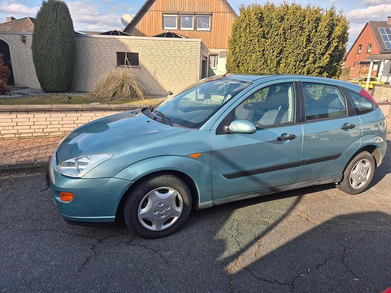 Gebraucht Ford Focus 101 PS (74 kW) 2000 Grün Kleinwagen