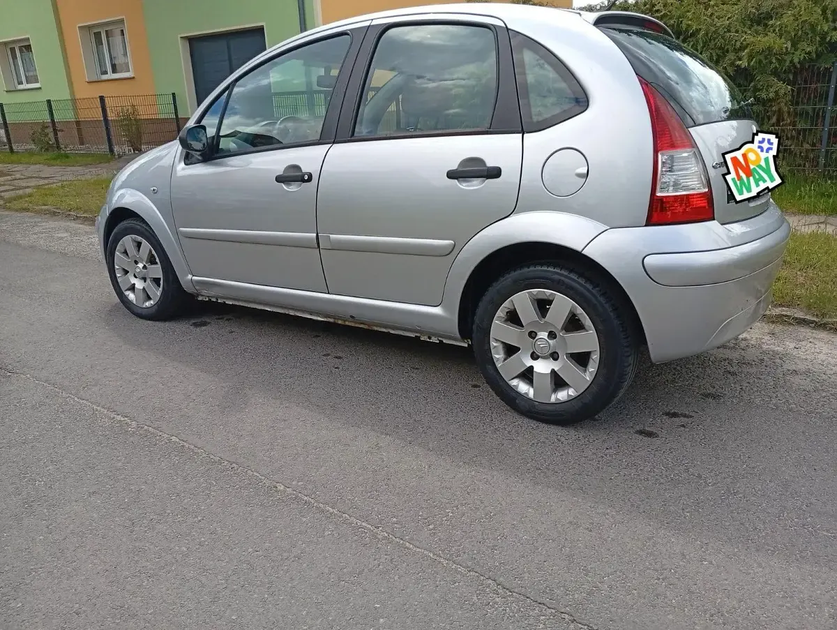 Usado Citroën C3 Advance 60 CV (44 kW) 2009 Plateado Berlina