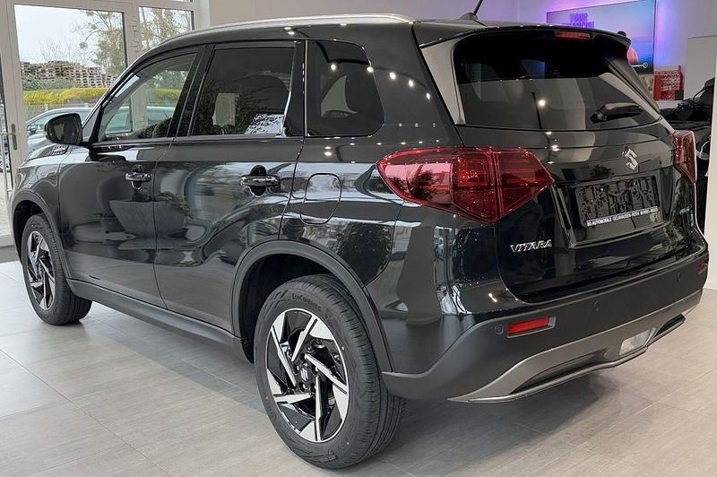Neu Suzuki Vitara Comfort+ 110 PS (80 kW) 2025 Schwarz SUV