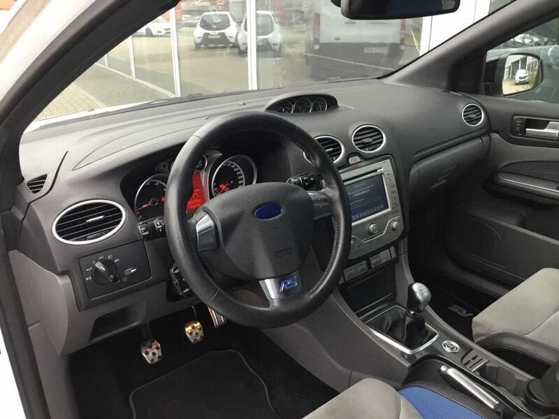 Gebraucht Ford Focus RS 305 PS (224 kW) 2010 Frost weiß Limousine