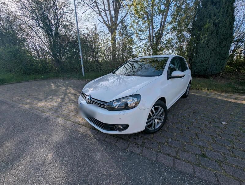Weiß Gebraucht 2010 VW Golf VI Kleinwagen | 5.000 € (Fairer Preis) - Bild 1/4