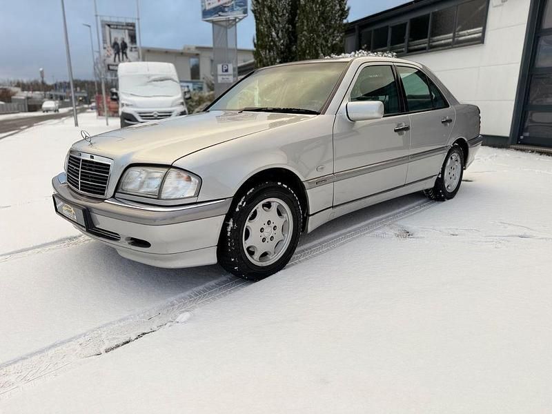 Silber Gebraucht 1997 Mercedes C220 Elegance Limousine | 4.999 € (Fairer Preis) - Bild 1/4