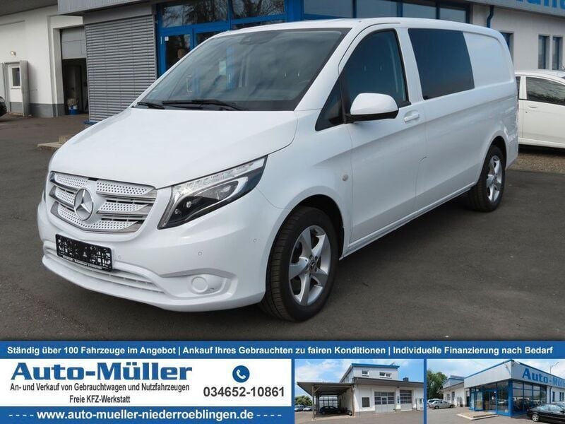 Weiß Gebraucht 2019 Mercedes Vito Van / Kleinbus | 26.763 € (Fairer Preis) - Bild 1/4