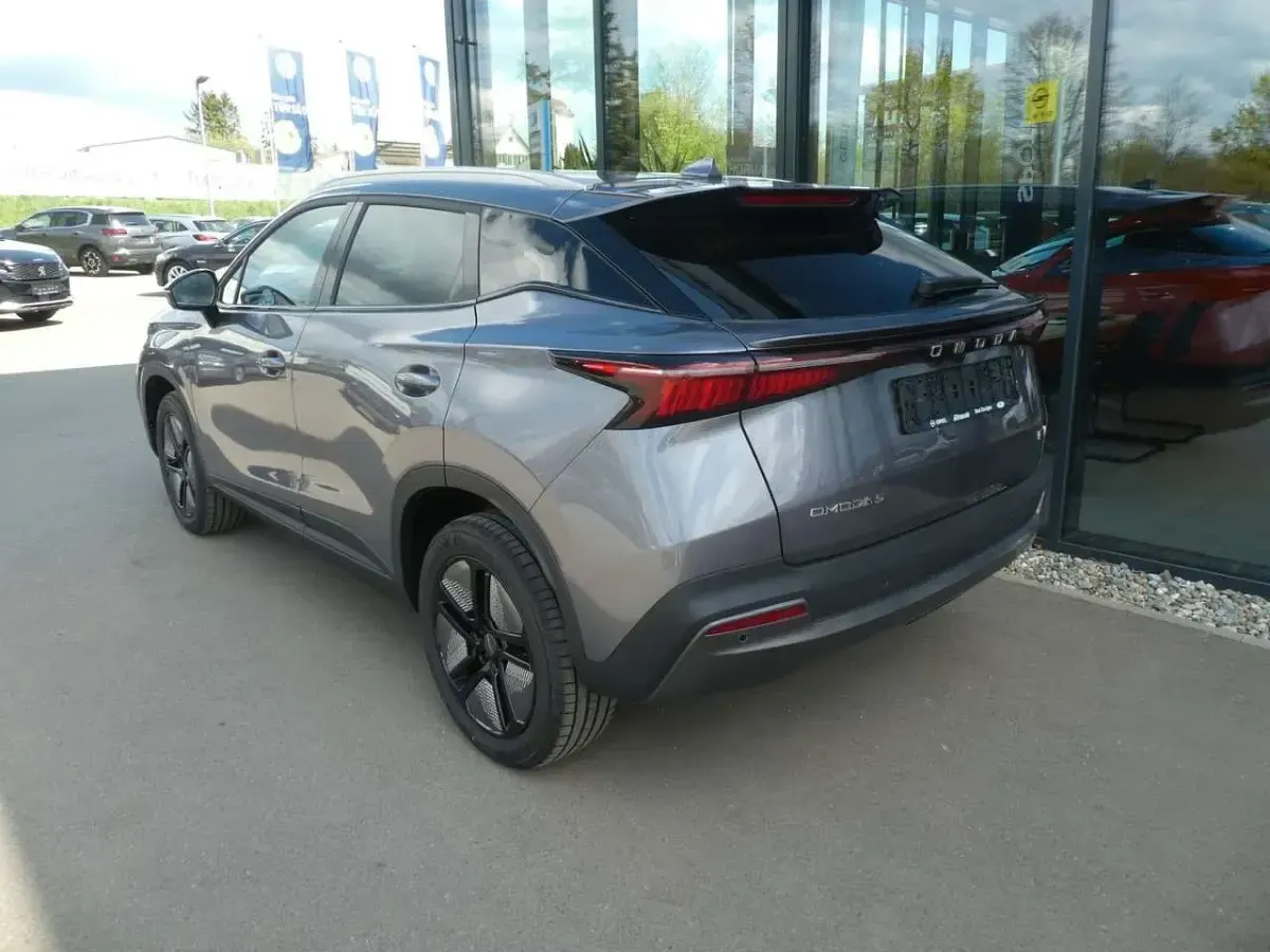 Neu Omoda 5 155 kW (211 PS) 2026 Grau SUV