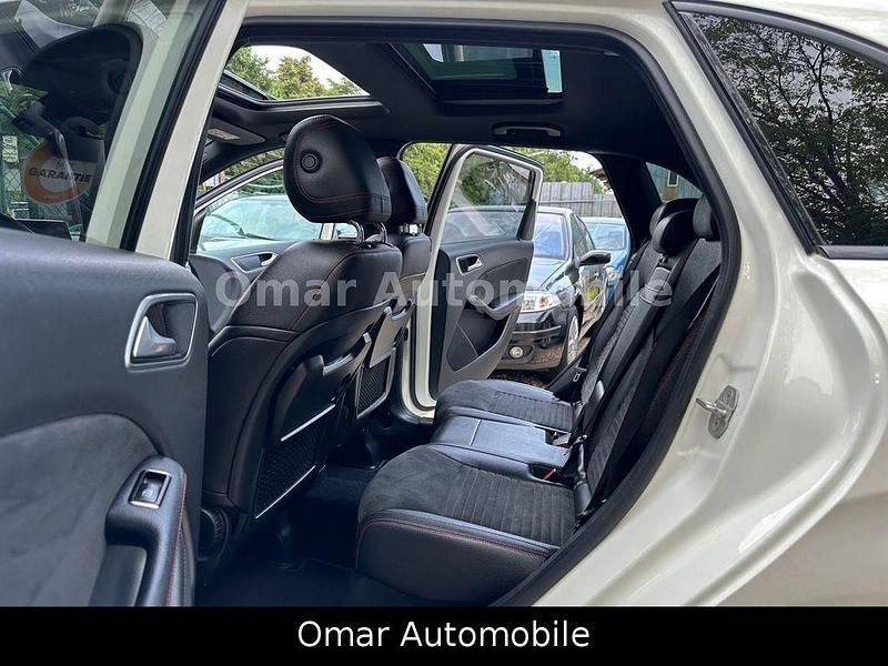 Gebraucht Mercedes B220 AMG line 177 PS (130 kW) 2016 Weiß Van / Kleinbus