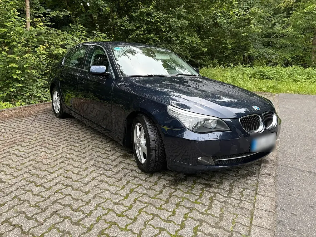 Gebraucht BMW 523 190 PS (139 kW) 2008 Blau Limousine