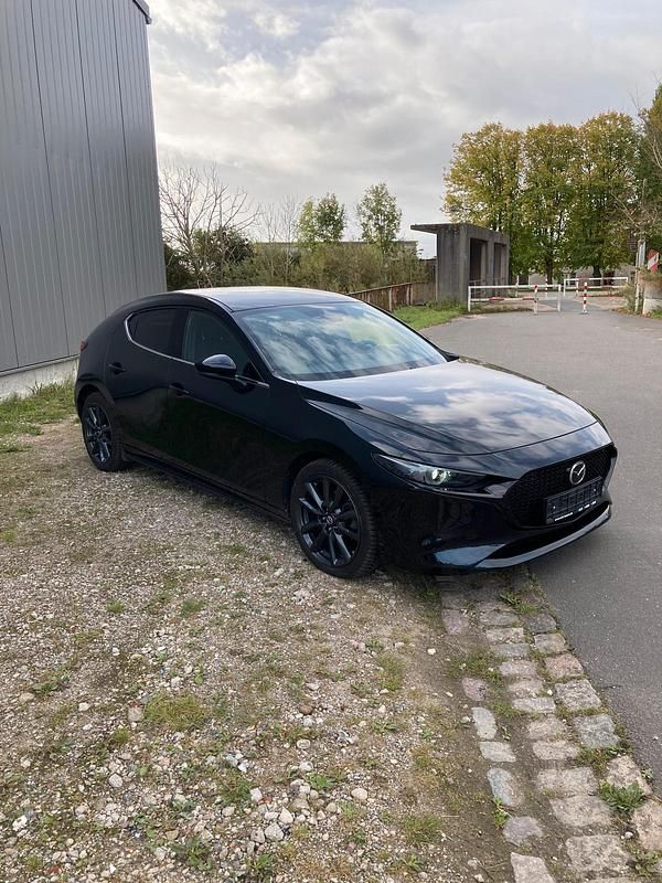 Gebraucht Mazda 3 110 PS (80 kW) 2022 Schwarz Limousine